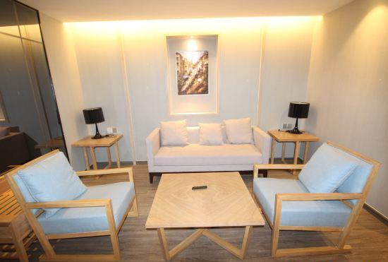 Гостиница Shanghai Jinshanzui Yucun Hotel