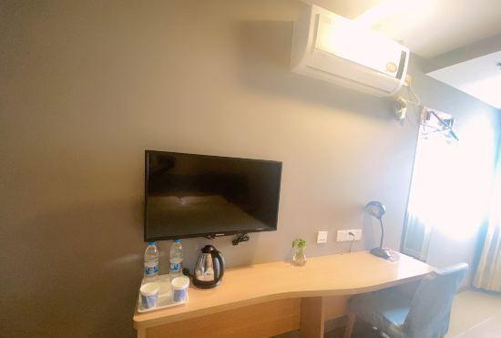 Гостиница Home Inn (Shanghai Jinqiao Boxing Road Metro Station)