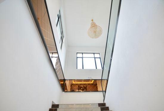 Lotto Hotel (Shanghai University Branch)