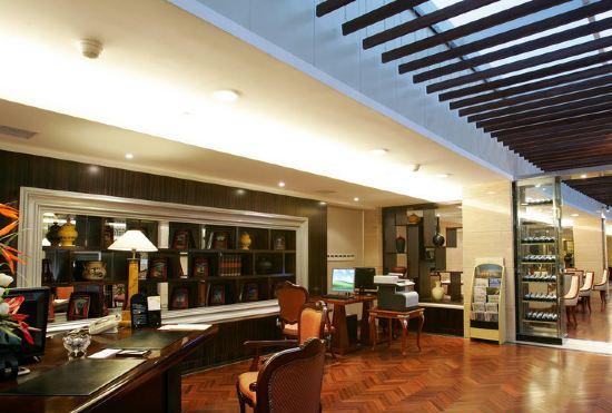 Гостиница Oriental Riverside Hotel Shanghai (Shanghai International Convention Center)