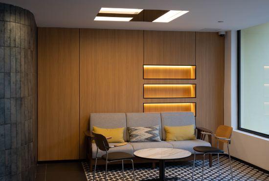 Designer Hotel (Shanghai Hongqiao Hub Yinggang East Road)