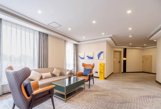 Su Shi Light Luxury Hotel (Shanghai Wujiaochang Fudan University Branch)