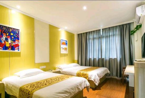 Гостиница Yibai liangpin Hotel (Shanghai railway station Zhongshan North Road subway station store)