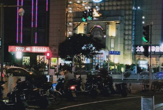 Гостиница Shanghai lanou Qingju Hotel