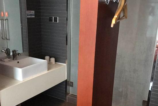 Гостиница 123 Jiman Chain Hotel (Shanghai Daning International Wuwei East Road Subway Station Branch