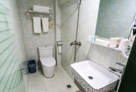 Hotel Holiday Inn on Sunday (Shanghai New International Expo Center)