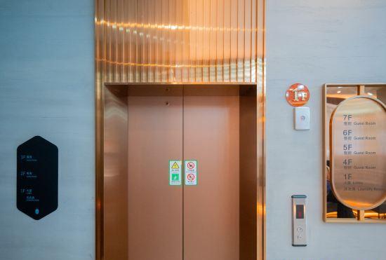 Thunderobot  Esports Hotel (Shanghai Global Port Huashi University Store)