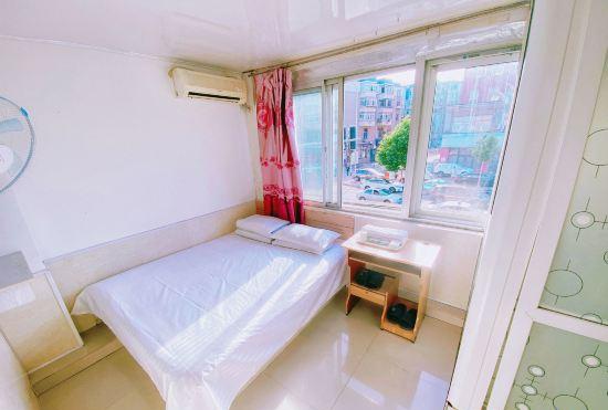 Dalian Common People Hotel