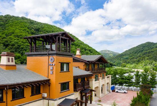 Floral Lux Hotel·Yu Homestay (Dalian Hongqigu Branch)