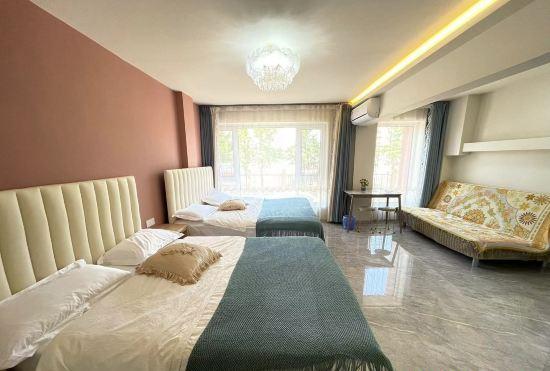 Hotel Moonlight flower homestay north station shop