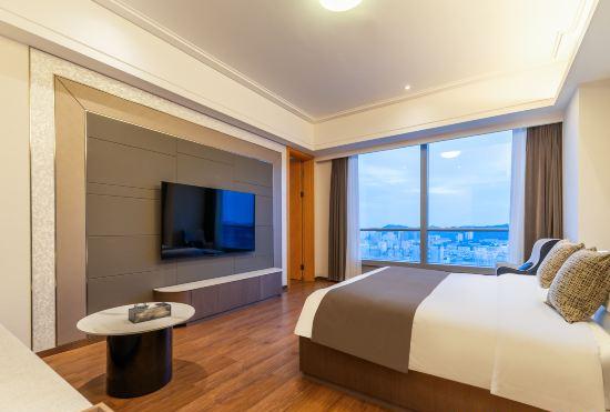 Xinglan Skyline Seaview Hotel (Zhongshan Plaza Furama International Branch)