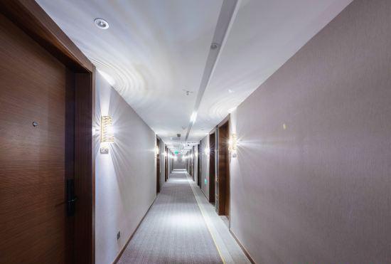 Homeinns plus hotel (Dalian Xinghai Plaza Convention and Exhibition Center Shop)