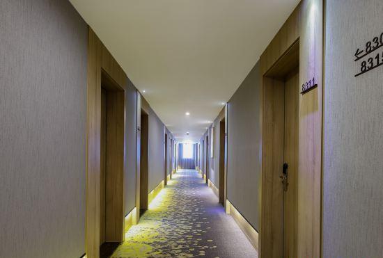 Starway Hotel (Nanjing Binjiang Development Zone Xintiandi)