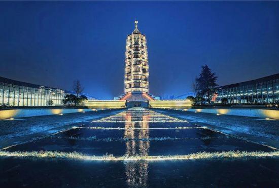 Гостиница Qingmu Hotel (Nanjing Line 2 Mochou Lake Station)