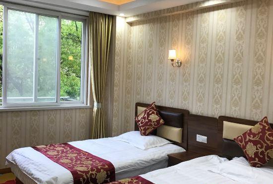Гостиница Dalian Hotel (Nanjing Xinting Road Subway Station Store)