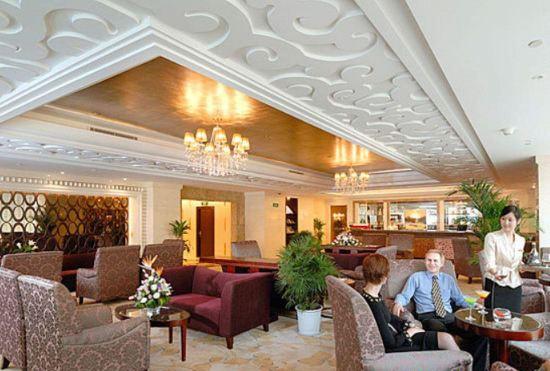 Golden Eagle Summit Hotel