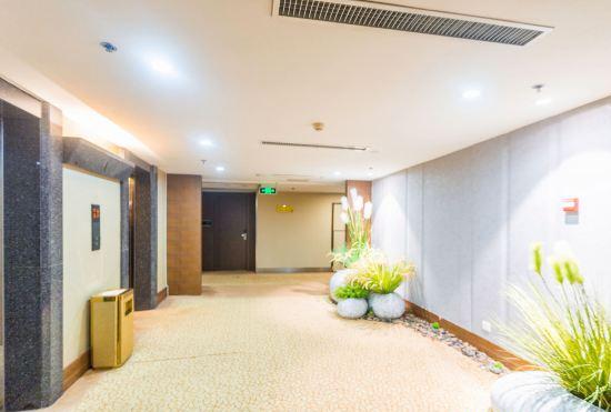 Phoenix Jinghua Hotel