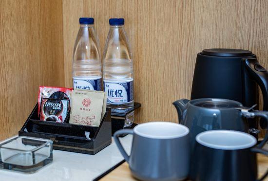 Hotel Home Inn (Nanjing Longwan Tianjie Zhushan Road Subway Station)