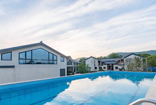 Nanjing Yinglu Hot Spring Resort Homestay Hotel