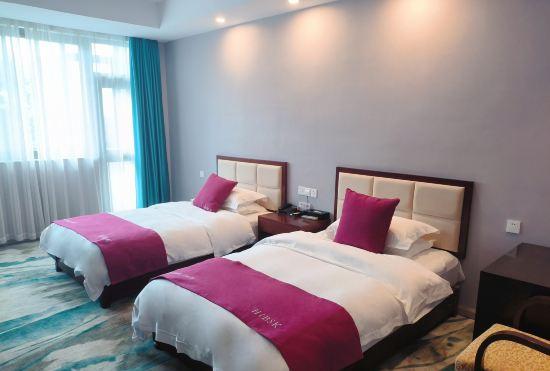 Moon Lake Bay Hotel