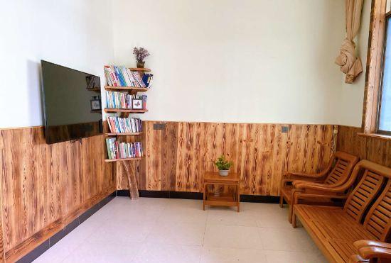 Hotel Qingdeng Mountain House (Lin'an Baima cliff scenic spot store)