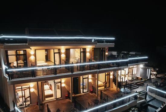 Hotel One Plus One Mountain House B&B