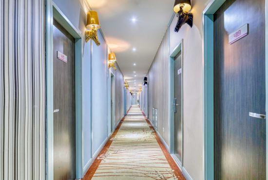 CoCo Style Hotel (Chengdu Jinlu Tianjie Longzhaoyu Subway Station)