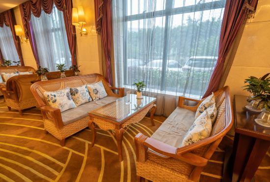 Гостиница Minhang Julong Hotel