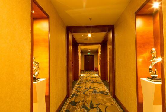 Lvyin Hetai Hotel (Chengdu Yipin Tianxia)