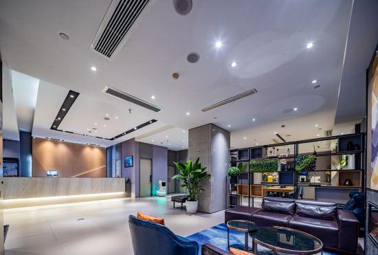 Гостиница Chenyue Hotel (Chengdu Panda Base Zoo Metro Station)
