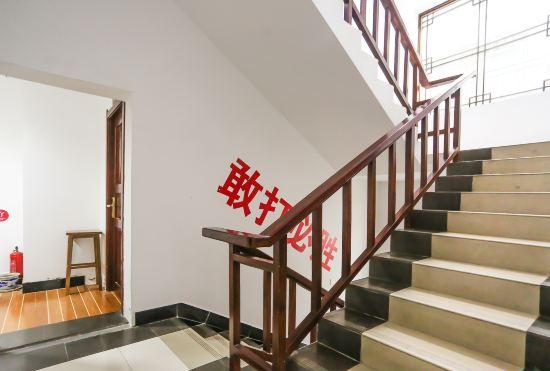 Hotel Junhao Liaoliang Military Theme Inn