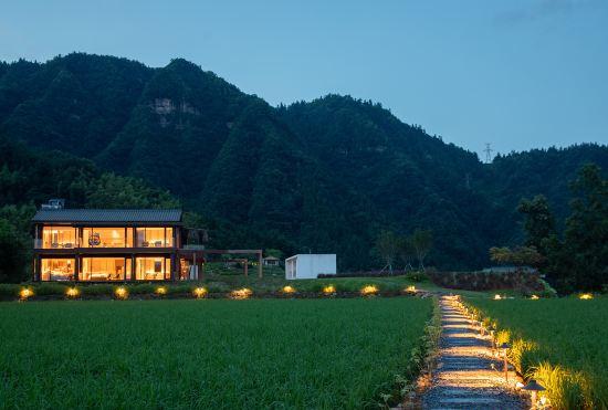 Гостиница Trip.com Group Country Retreats(Zhang Jiajie Manson)