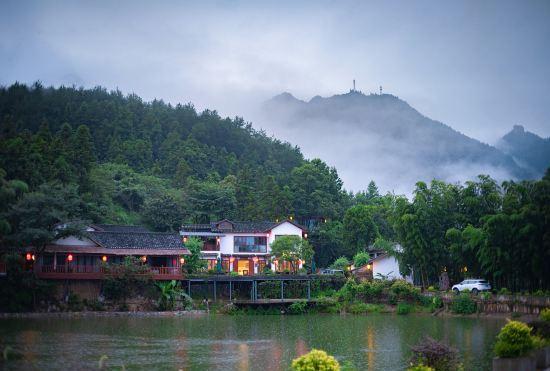 Hotel Zhangjiajie Shuimu Xiaoxiang Holiday Homestay (Forest Park Store)