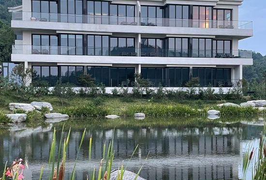 Chengdu Shiyu Forest Hotel