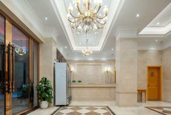 Chihao Hotel (Shenzhen Shiyan Hongfa World Store)
