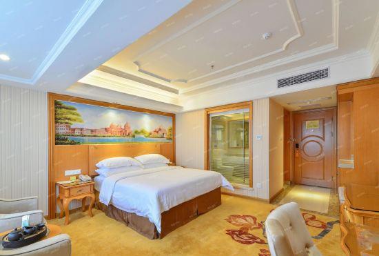 Гостиница Vienna International Hotel (Shenzhen Fuyong Convention and Exhibition Center Tangwei Metro