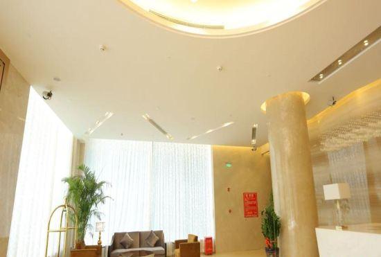 Gems Cube International Hotel（Liutang Metro Station Store）