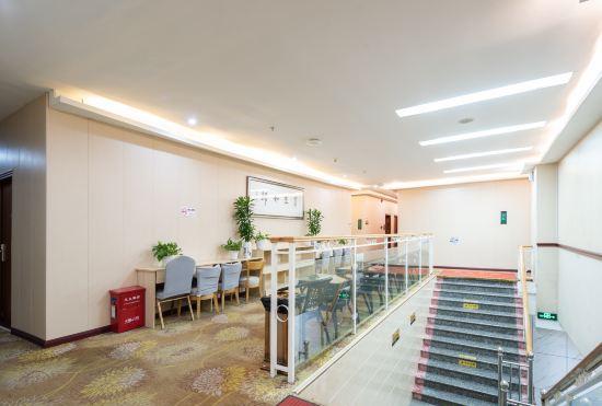 Lemon Hotel Shenzhen (Yulin Subway Station)