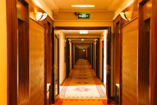 Chuxiong Building Hotel