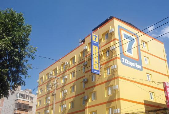 Hotel 7 Days Inn (Kunming railway station civil aviation airport bus station store)
