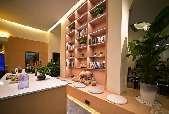 Гостиница JOYOUS HOTEL KUNMING