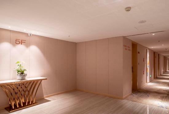 Vyluk Hotel (Kunming Xinlusiwan  store)