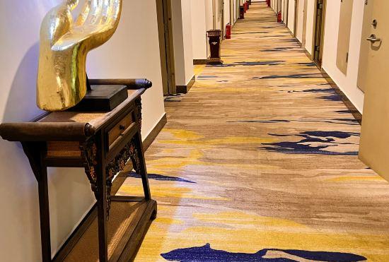 Dolphin Hotel (High-tech Kunming City University Branch)