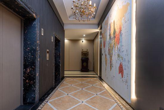 Гостиница Days Inn Select Wyndham Kunming Airport