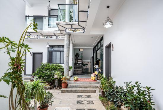 Гостиница Chun Shu mu yun linhai boutique minsu (Dali caicun wharf branch)