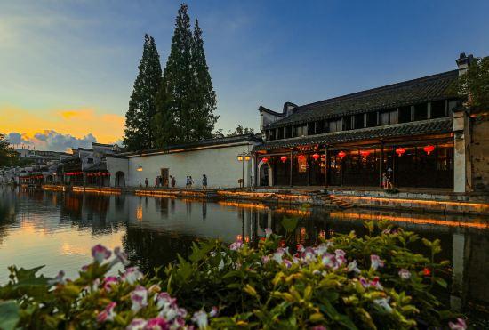 Hotel Tingjian Guli Private Tang Design Homestay (Nanxun Ancient Town Baijianlou Scenic Area Bra