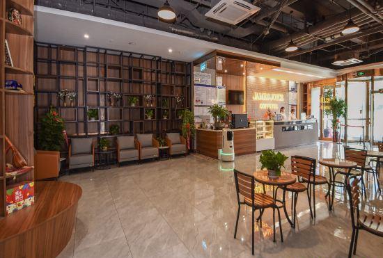 Hotel JAMES JOYCE COFFETEL KARAMAY TRAIN STATTION PETROL EDIFICE