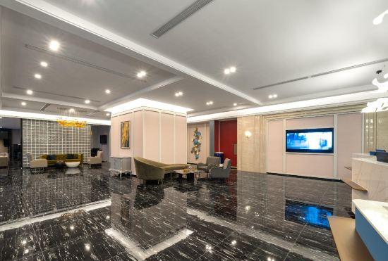 McOueen Hotel
