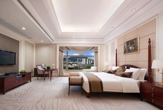 Parklane Hotel