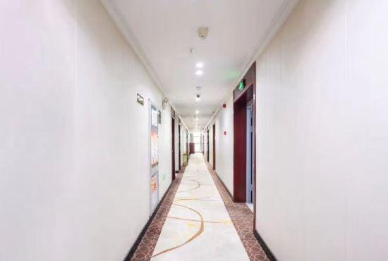 8 2 Business Hotel (Hefei Hi-tech Zone Anyi Affiliated Hospital Branch)
